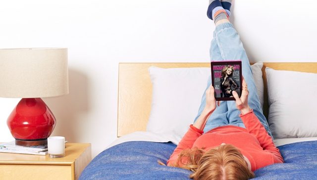 amazon fire hd 8, girl reading