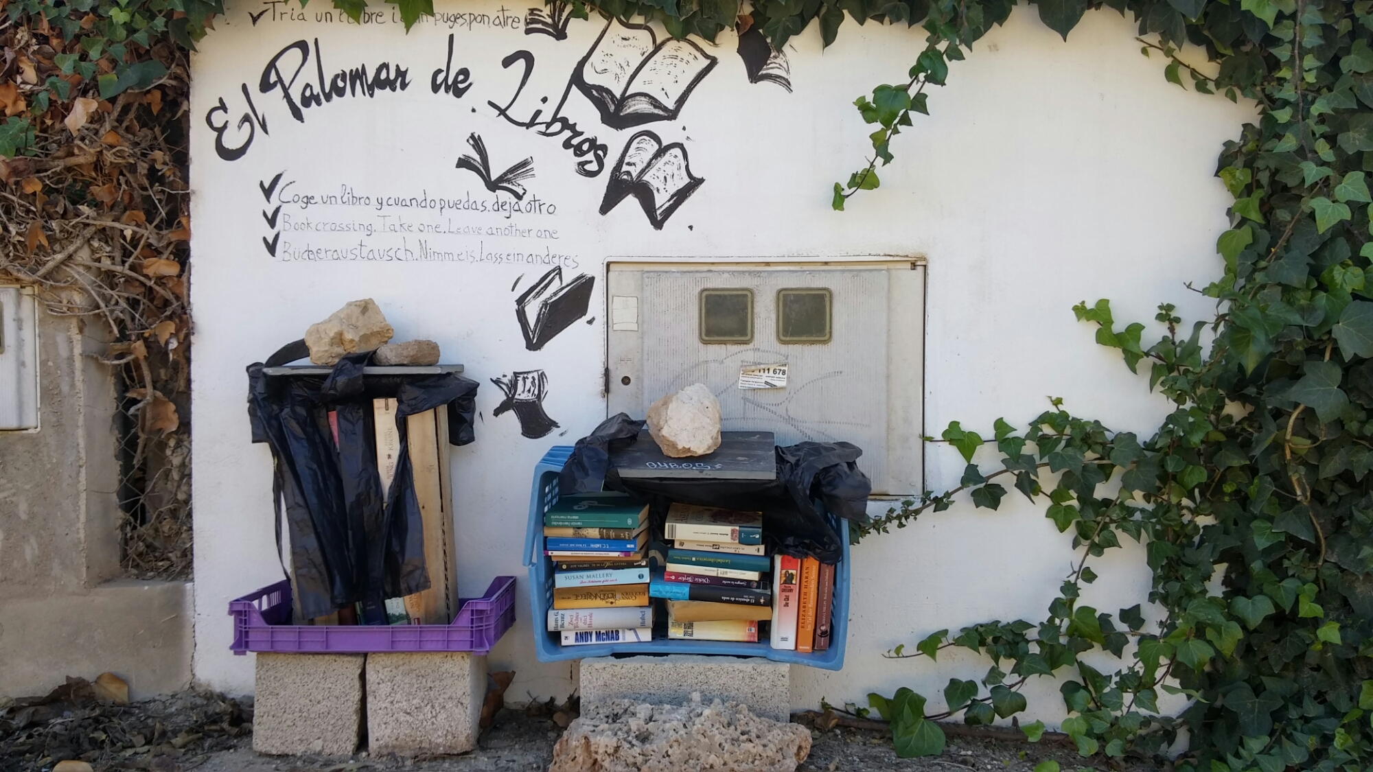 bookcrossing street library in Spain