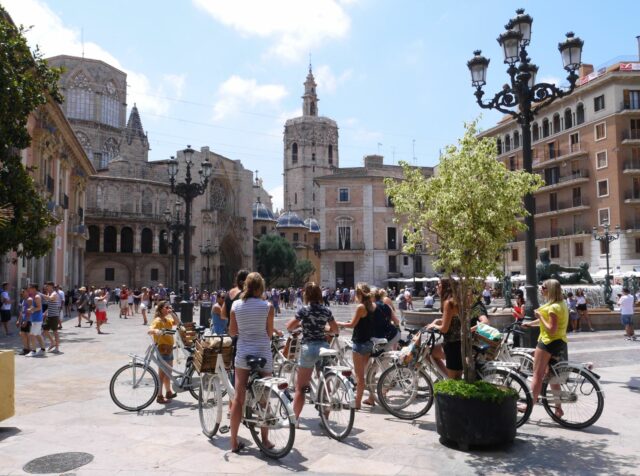 Valencia, Spain: Plaza de la virgen in old town