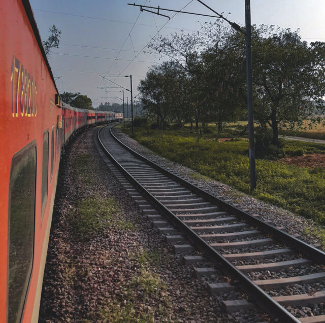 long train turns, photo by shivans singh