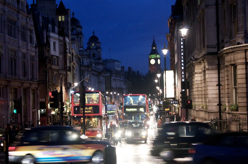 london street traffic at night. photo by tetsuya yamamoto at flickr.com.